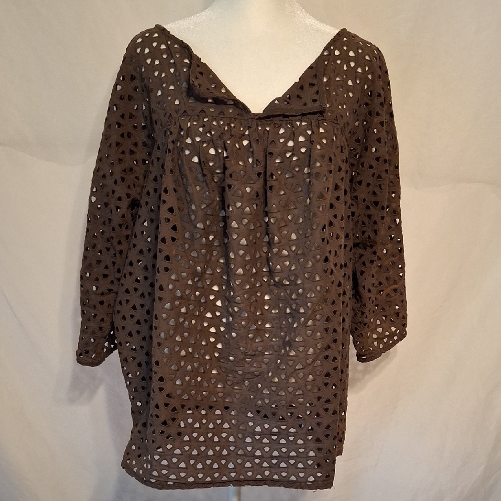 Liz Claiborne Brown Eyelet W/ Triangle cut outs Blouse - Picture 8 of 11